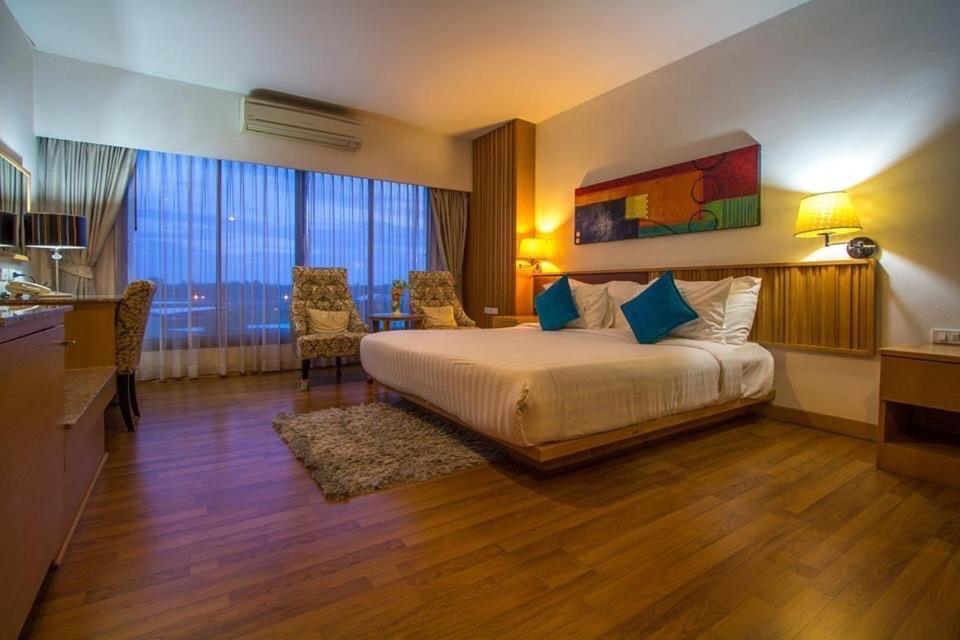 Mamaison Hotel Buriram Buitenkant foto