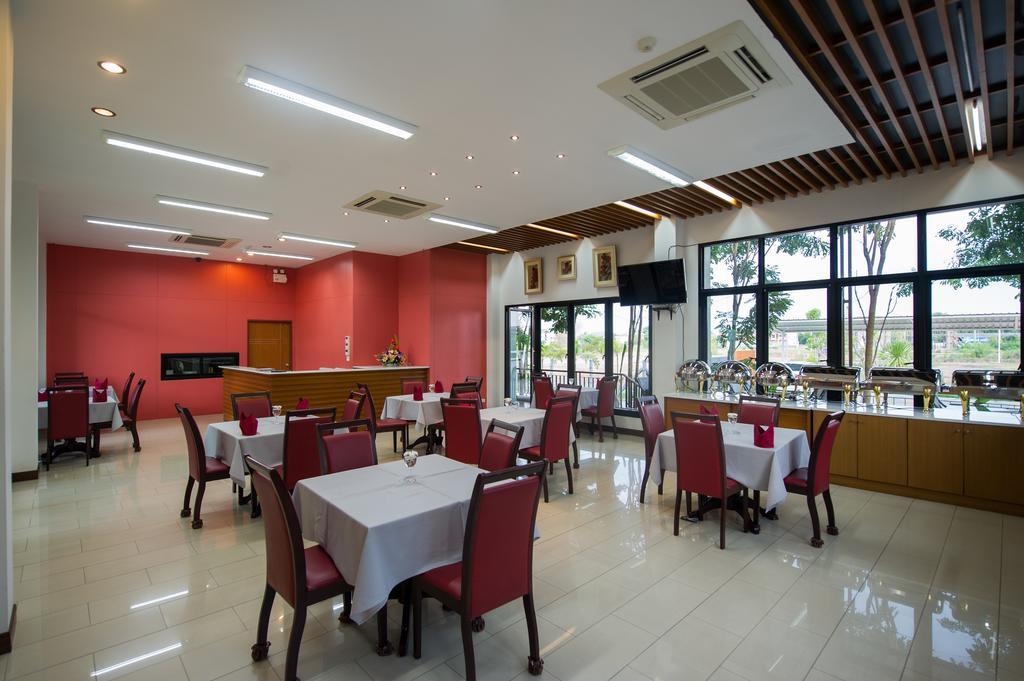 Mamaison Hotel Buriram Buitenkant foto