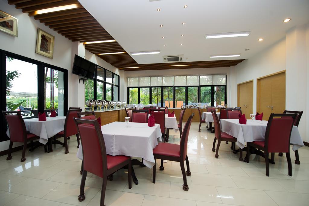 Mamaison Hotel Buriram Buitenkant foto