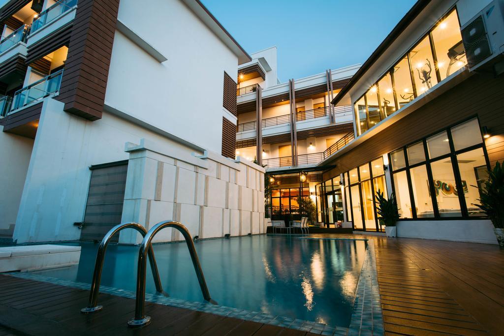 Mamaison Hotel Buriram Buitenkant foto
