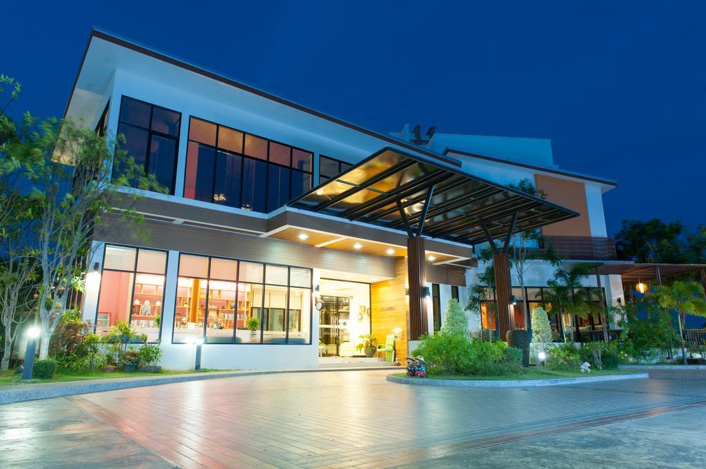 Mamaison Hotel Buriram Buitenkant foto